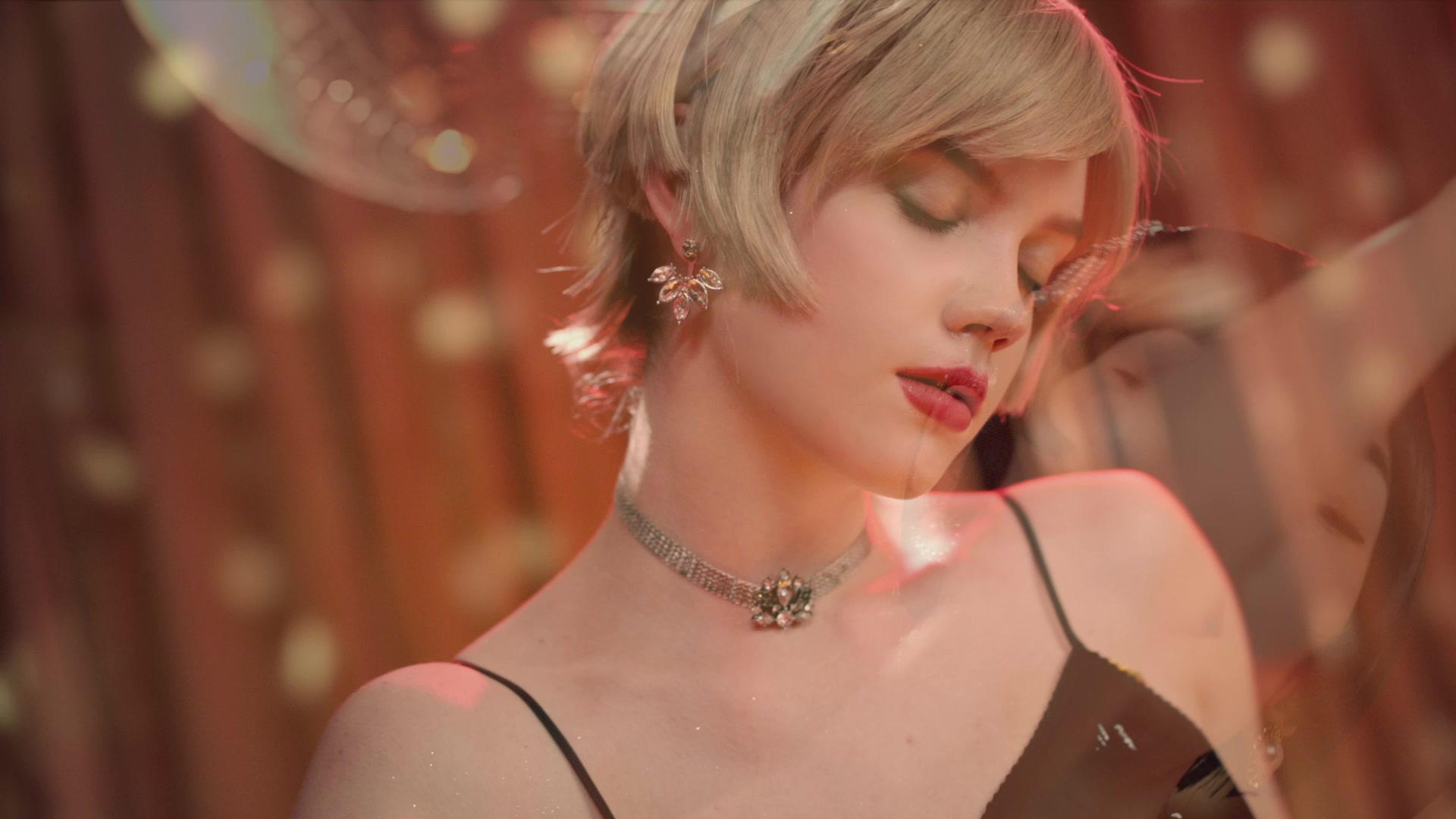 【完美日记出大片】完美日记「金丝绒」唇釉