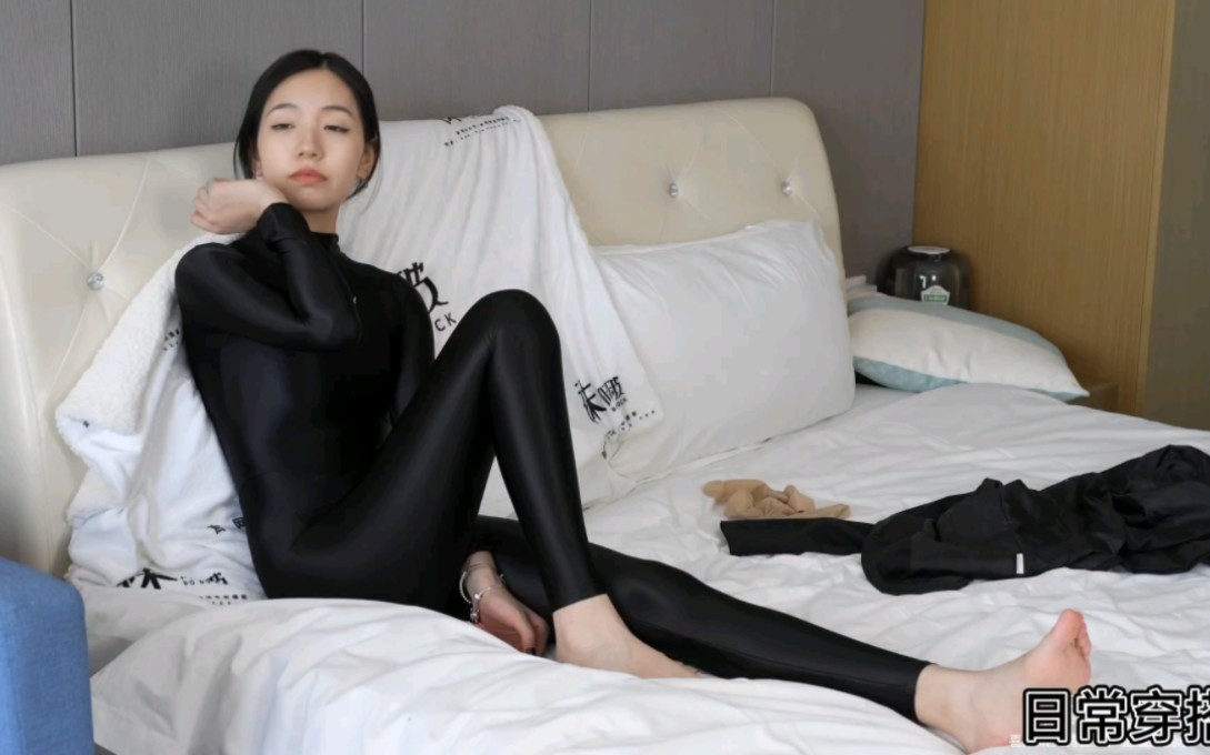 Little sweet pea diving suit, also very temperament ah