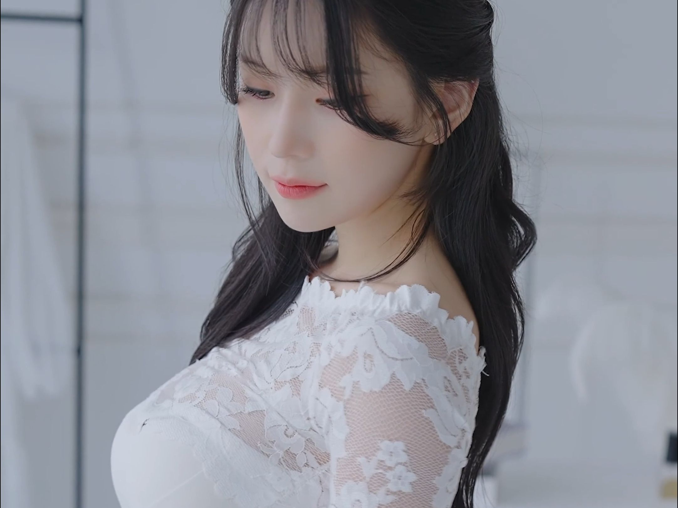 Miss HeeSol's light-colored wrap skirt & pleated skirt outfit