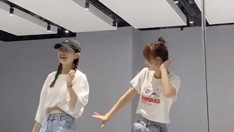 我在广场吃着炸鸡简谱_吃着炸鸡喝着啤酒(3)