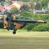 米-17直升机低空飞行表演