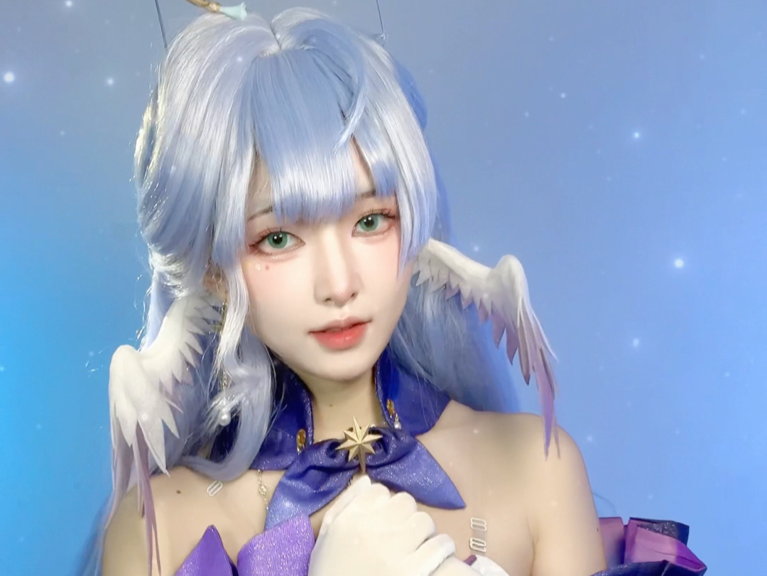 Who ordered this chicken wing girl?