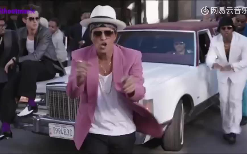 【火星哥看了想打人】当《uptown funk 》mv没有伴奏时.