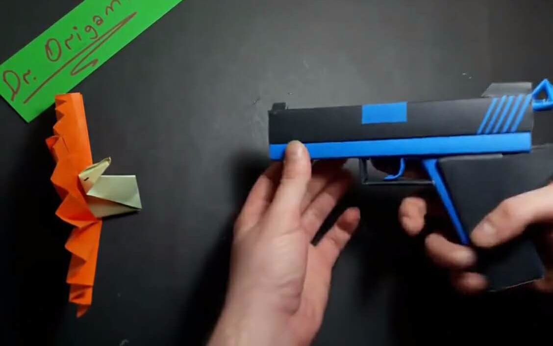 教你用纸制作一支超酷炫的玩具手枪_高清