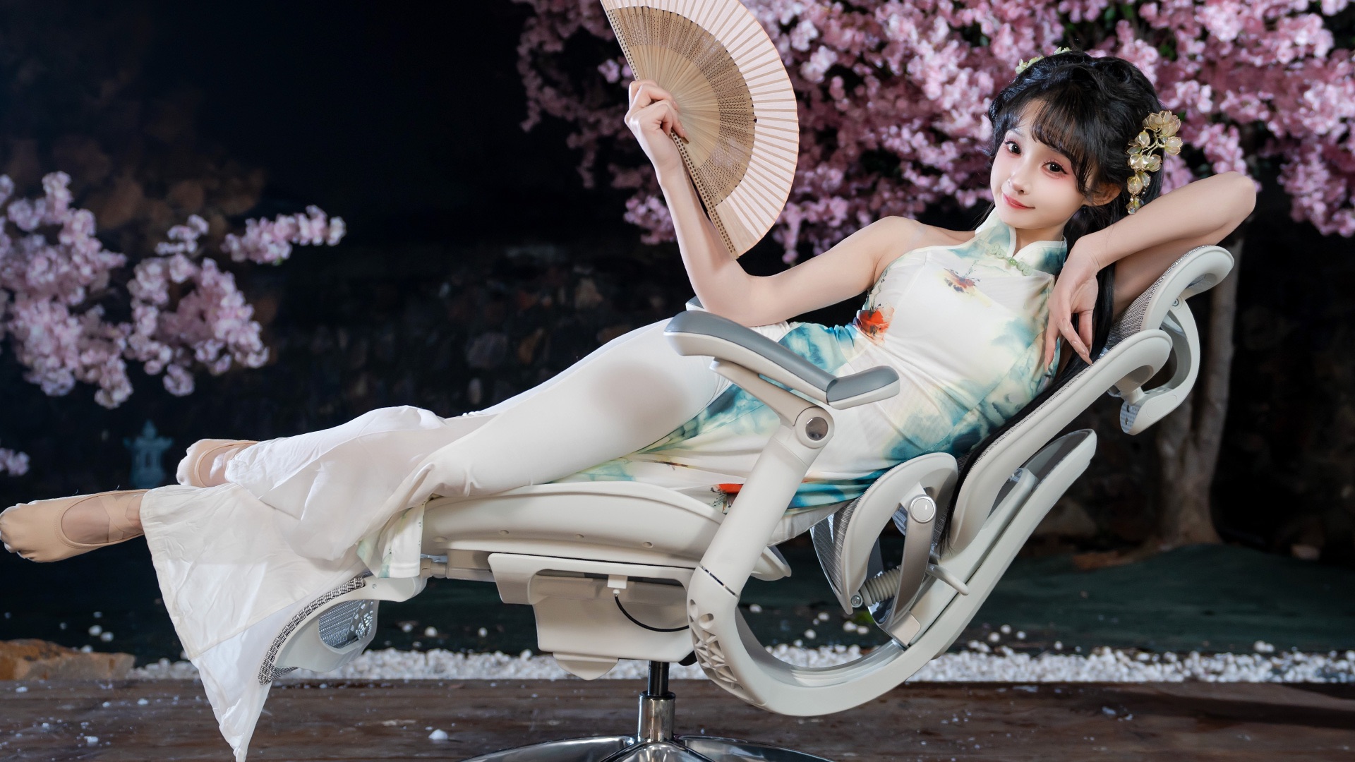 “我的新舞伴竟是…人体工学椅？”