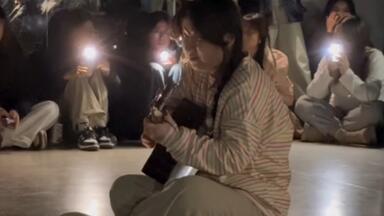 『你憔悴 我替你<em class="keyword">明媚</em>』