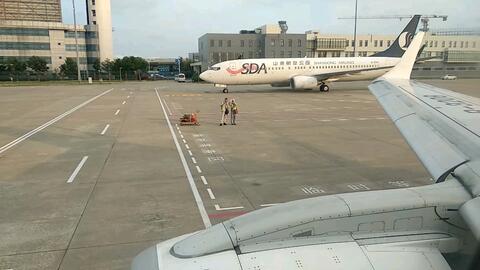 飞机场跑道一般是什么走向 9177369be1dbe4ec80e0ce8dd549fa3cc46ab338.jpg@480w_270h_1c