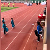 小学生运动会家长卖力指挥成焦点