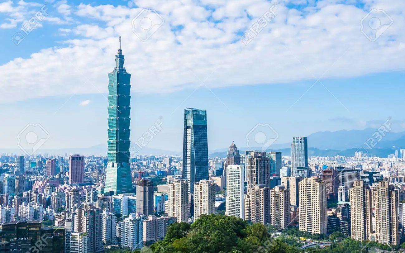 航拍台北市（Taipei），人均GDP3.6万美元的发达城市