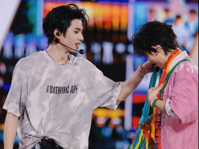 【文鑫/完年】爱是下意识靠近，也是克制的距离