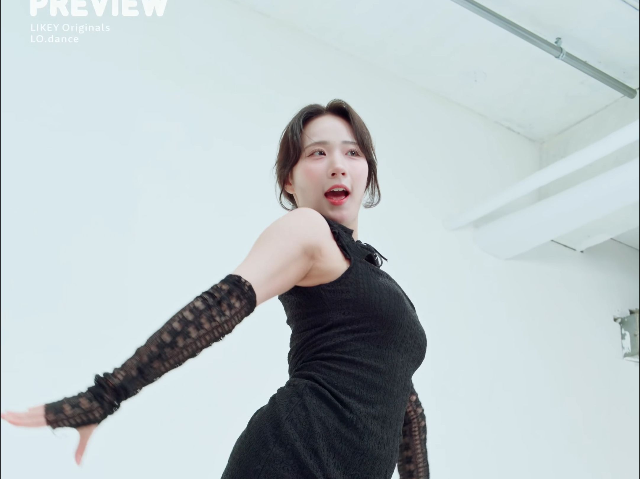 Jung In, Nxde, side view