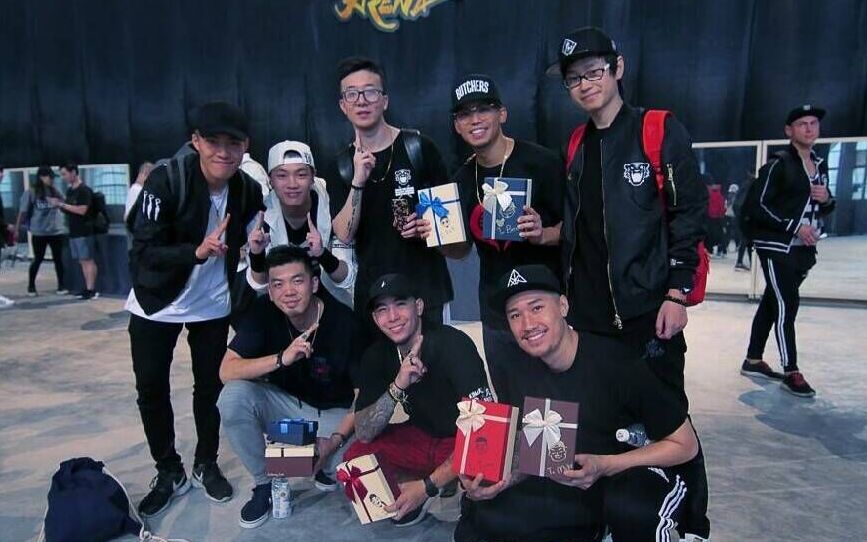晚来的2016arena日常kinjaz大神们收到来自粉丝的礼物是什么反应呢