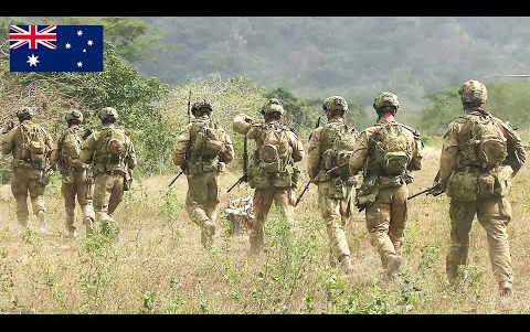 美国菲律宾肩并肩2023演习: 澳大利亚陆军士兵在菲律宾进行空中突击演习