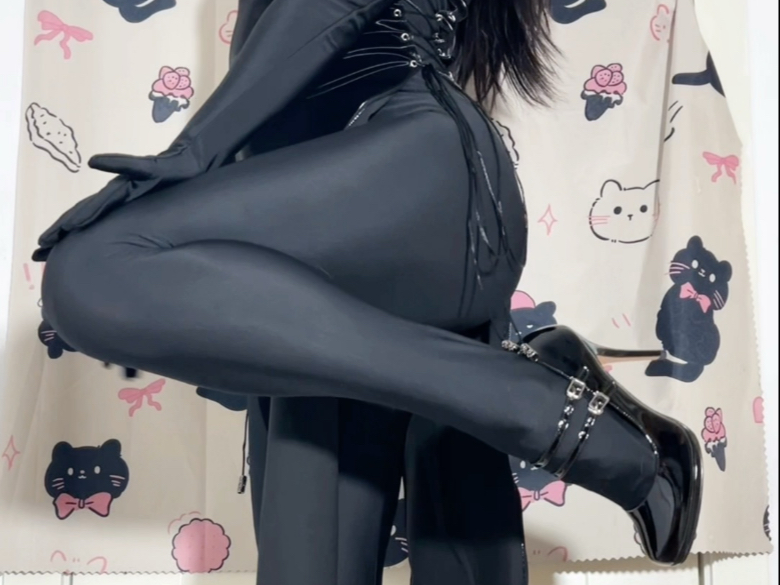 每个都这样 才认识我几天就说喜欢我 你们根本就不了解我 但是又很有眼光 >ᴗ<✧