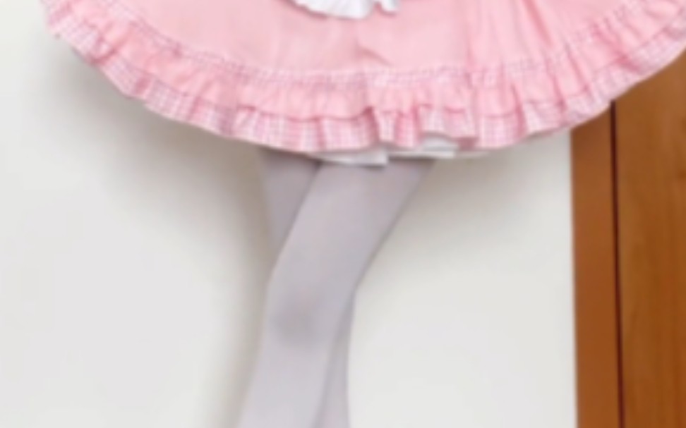 You can always trust white cotton pants.