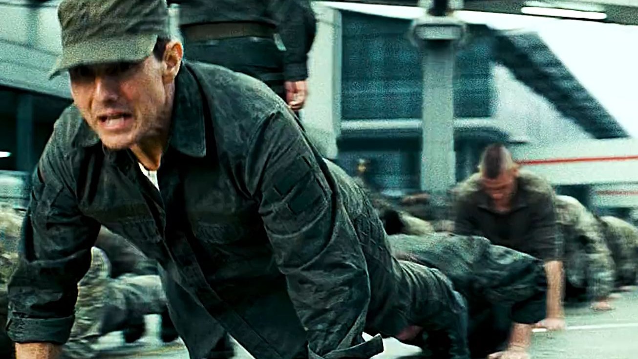 男人为了逃避体能训练，果断使用出战术性翻滚，科幻战斗电影《明日边缘》