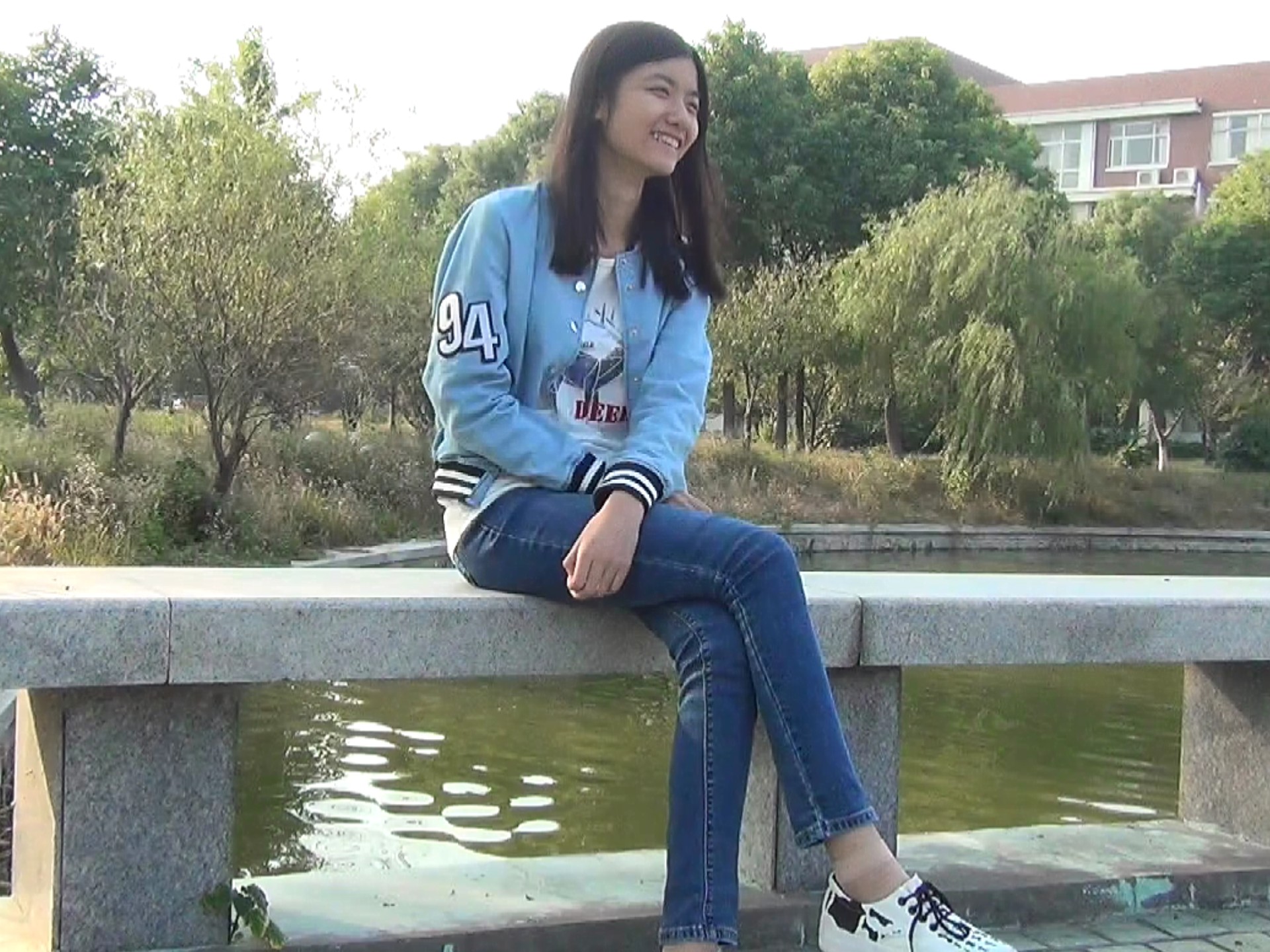 刚军训结束后的女大学生摄影花絮