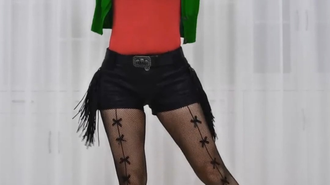 情歌舞蹈《不是因为寂寞才相爱》听一听歌，看一看舞，真心明白！