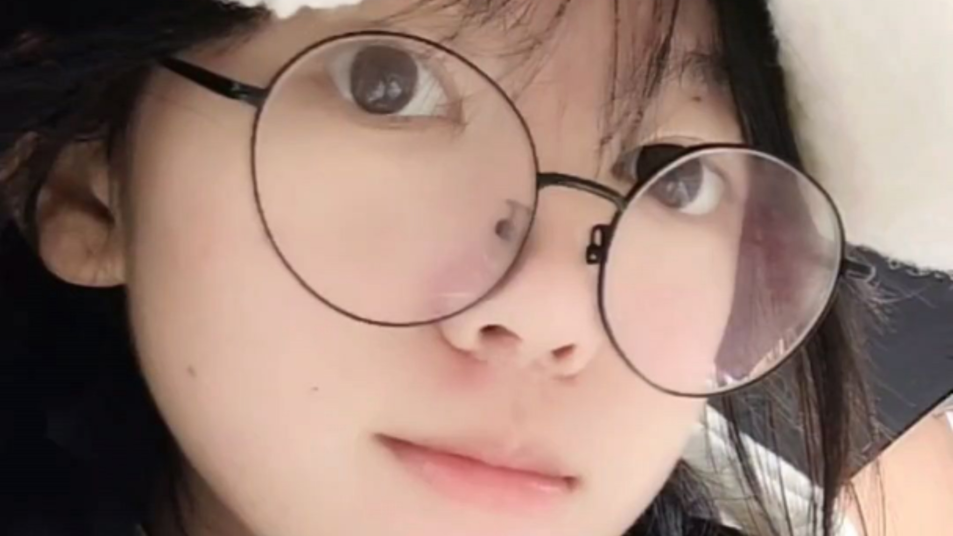 频繁地记录，只是想在未来看看青春。