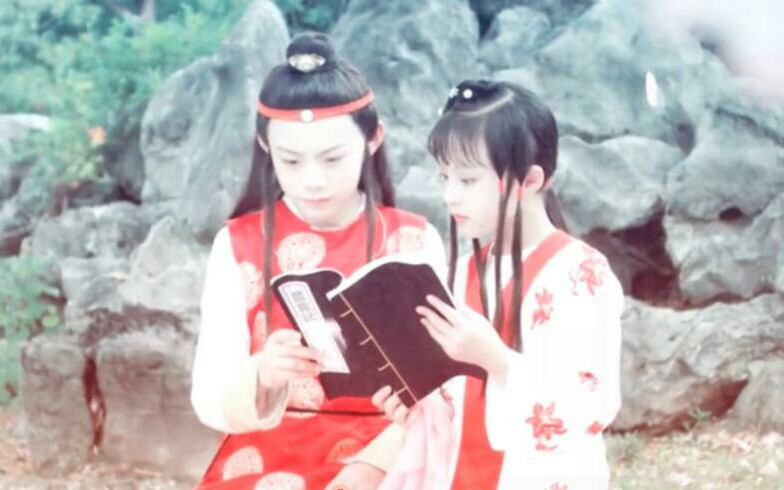 【小戏骨红楼梦】【宝黛】(释小松/周漾玥)试问卷帘人,却道海棠依旧.