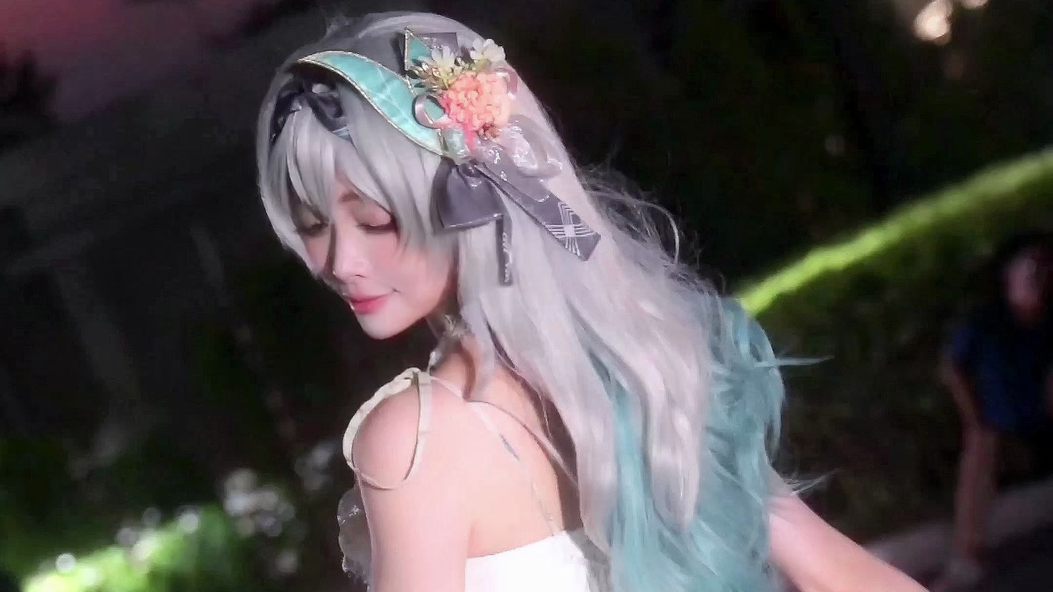 没人能拒绝可爱的白毛少女