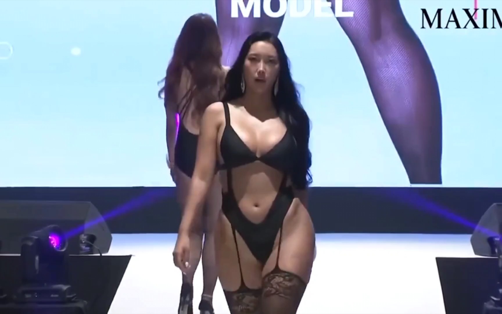 Plus size modeling fashion show mixer.