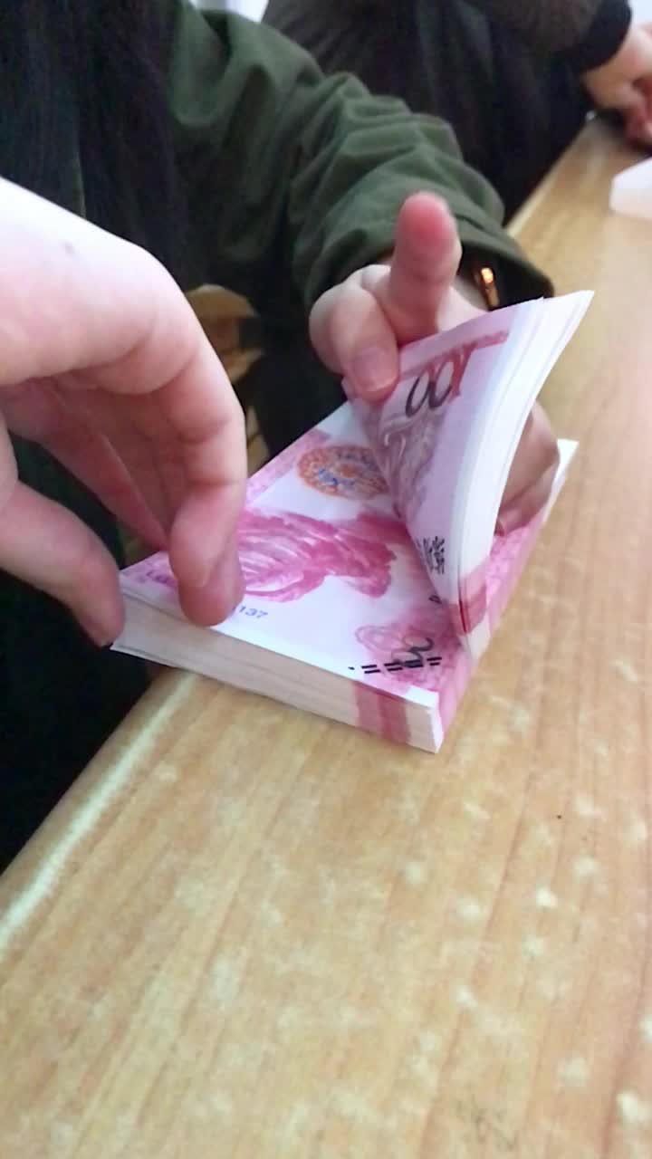 慢动作多指点钞