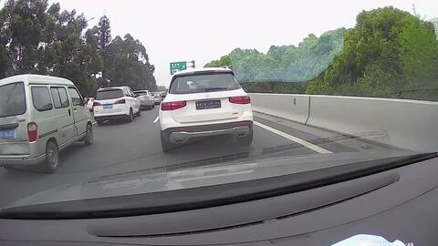 梦境奇遇，学校寻缘与黑色出租车的邂逅