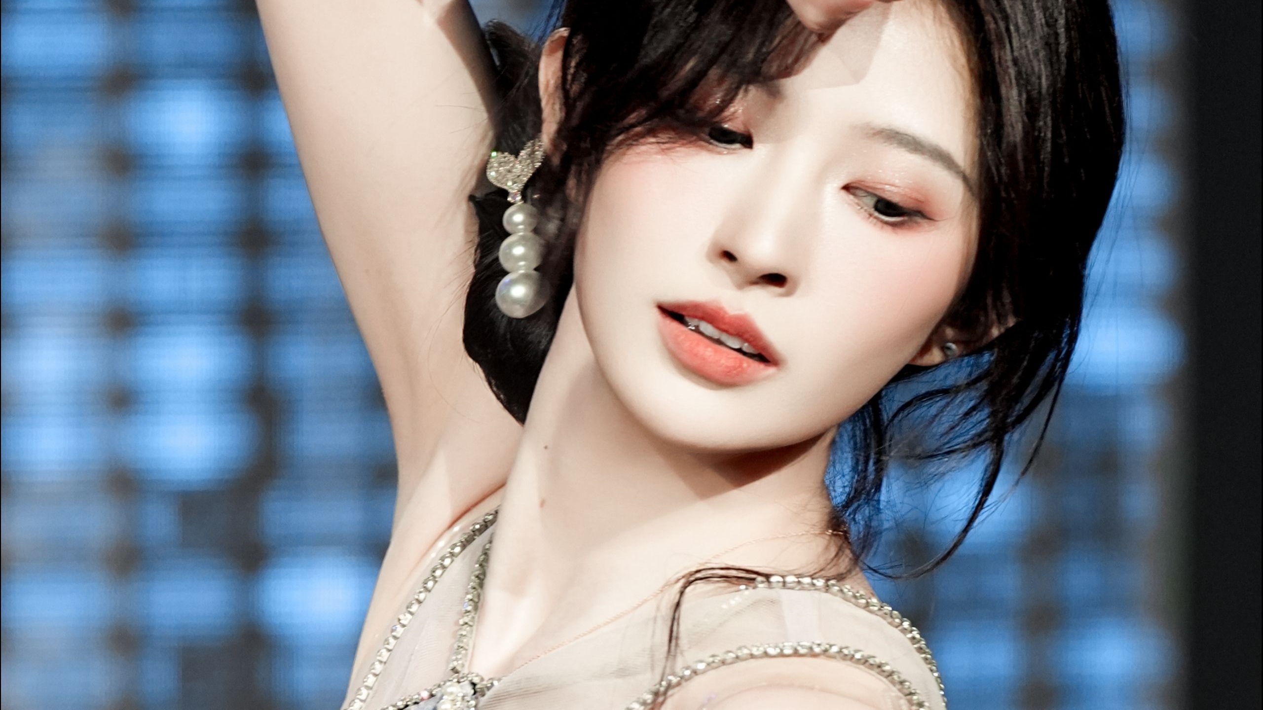 Wen Ruoqi] 250926 "Graffiti Oil Painting Day and Night" 『Blooming Tomorrow』Focus [4k60p].