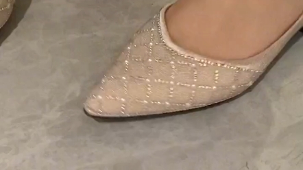 Why be lonely? Because you're the only one who lives in my heart. No neighbors.