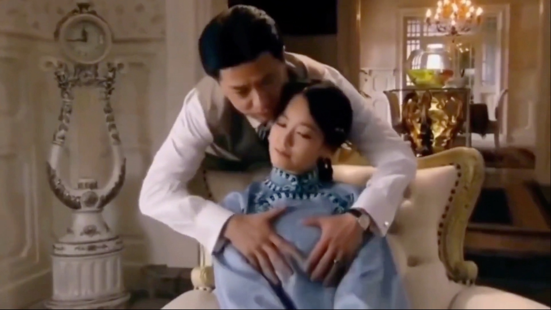 这是正儿八经过审以后上映的！