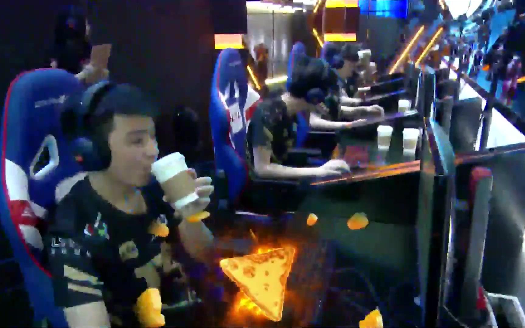 2018夏季赛英文解说