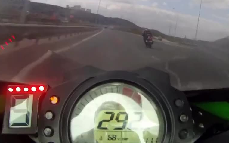 川崎zx10r高速上爆表299kmh