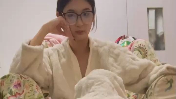 不止高跟鞋，都市丽人的足间美甲