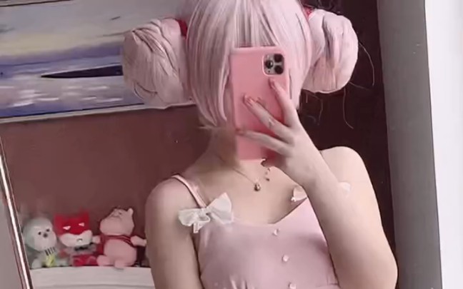 White pantyhose and skirt, have a bite of ice-cream.