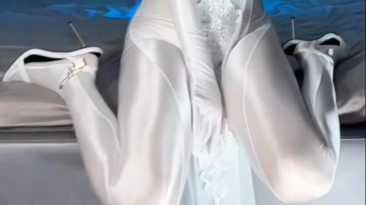 BOLOLI丝滑打底衣