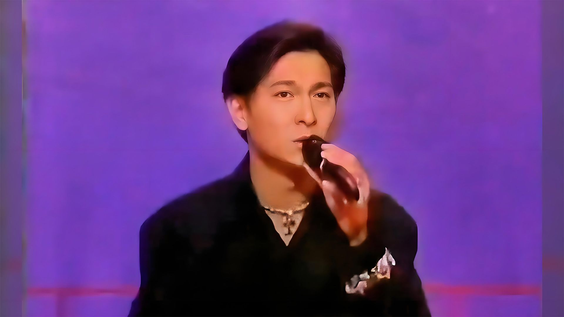 1993年第二届中华模特儿大赛，刘德华倾情献唱《一生一次》