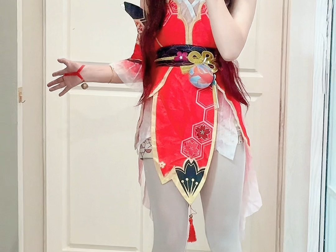 If you had a cosplayer girlfriend you would .......