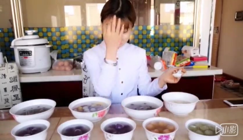 【中国吃播】#大胃王桐桐# 150颗汤圆(含香橙口味 紫薯口味 黑芝麻味