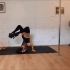 Pole Dance Tutorial- Fish Flop 钢管舞教学-地板动作（咸鱼翻生）