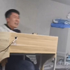 体育生小哥哥被损友挠脚心 笑死