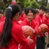 这座边境小镇多了新的篮球场，29年外交定点帮扶成果显著