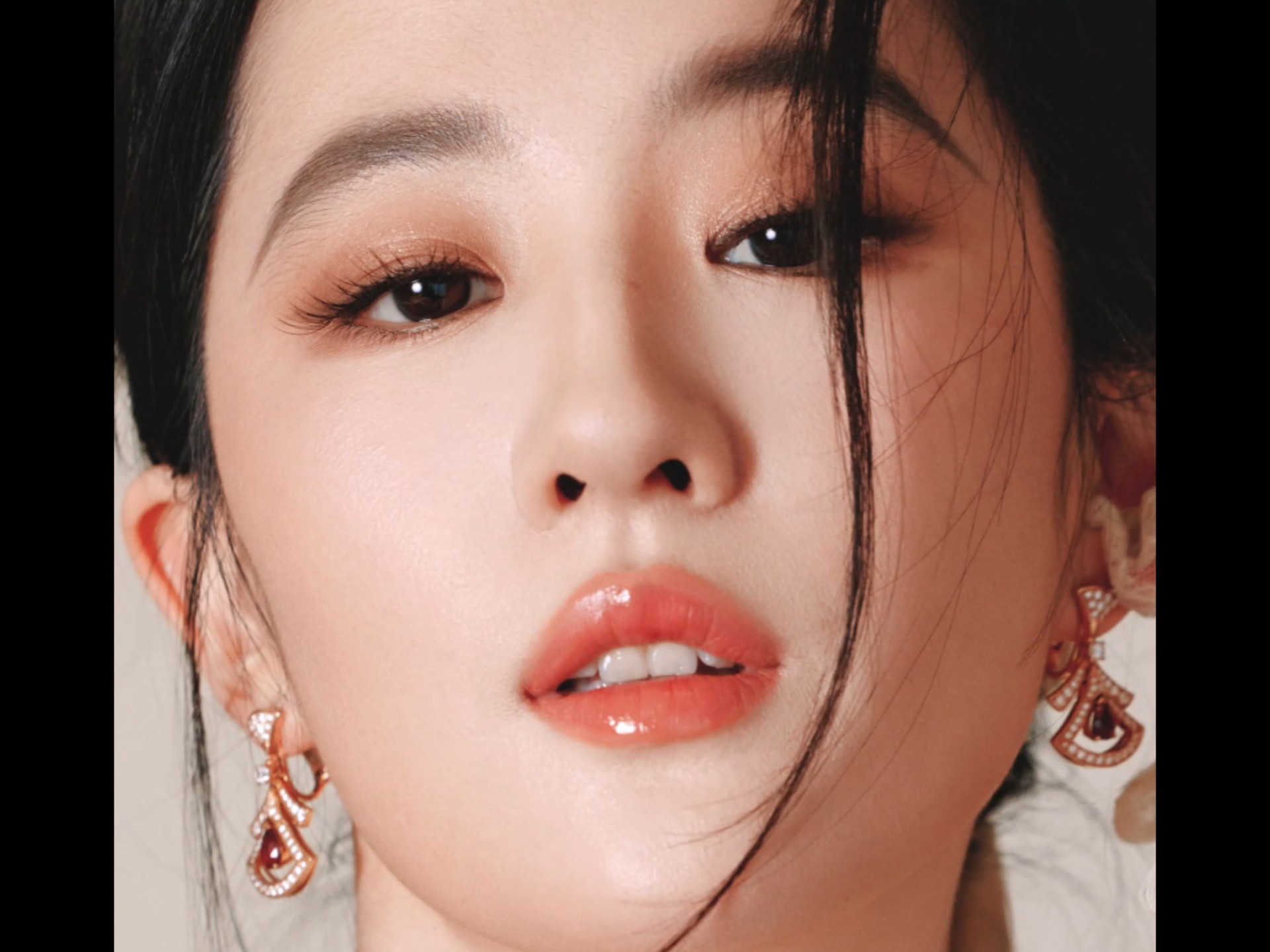 刘亦菲怼脸、该交作业了