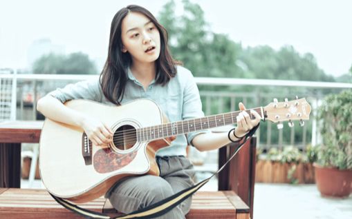 这个90后音乐治疗师，用最无痛的音乐，让每个生命都带着尊严离开！