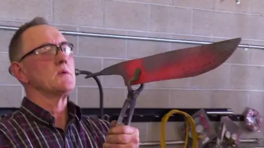 锻刀大赛第三季第三集，跌跌撞撞的比赛，蝴蝶双刀