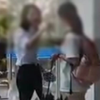 高校女生怀疑一男生尾随偷拍，男生展示手机照片后怒喊：找警察来