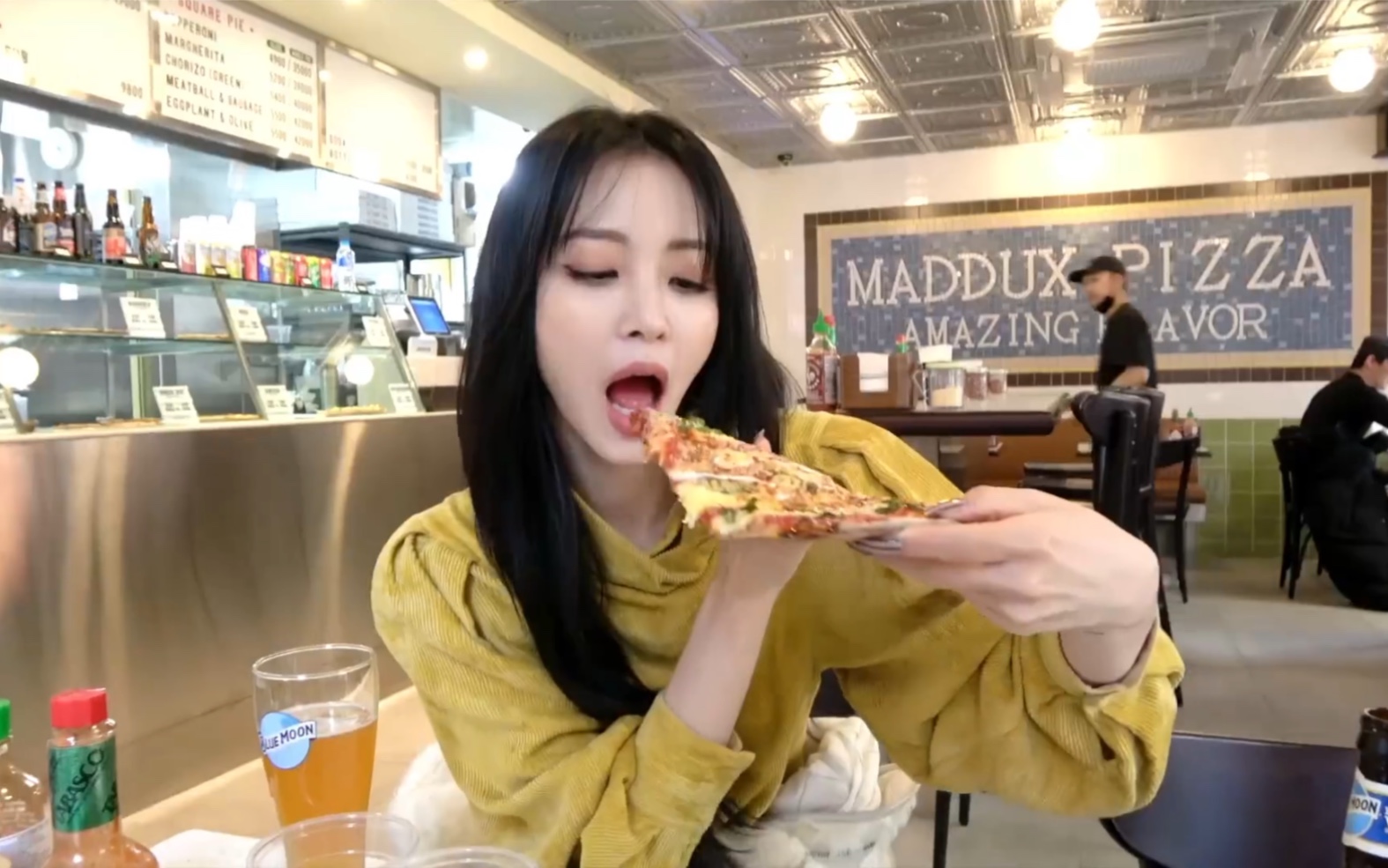 【中字 韩艺瑟】女明星的吃播第二弹| 试吃韩国超有名披萨+啤酒