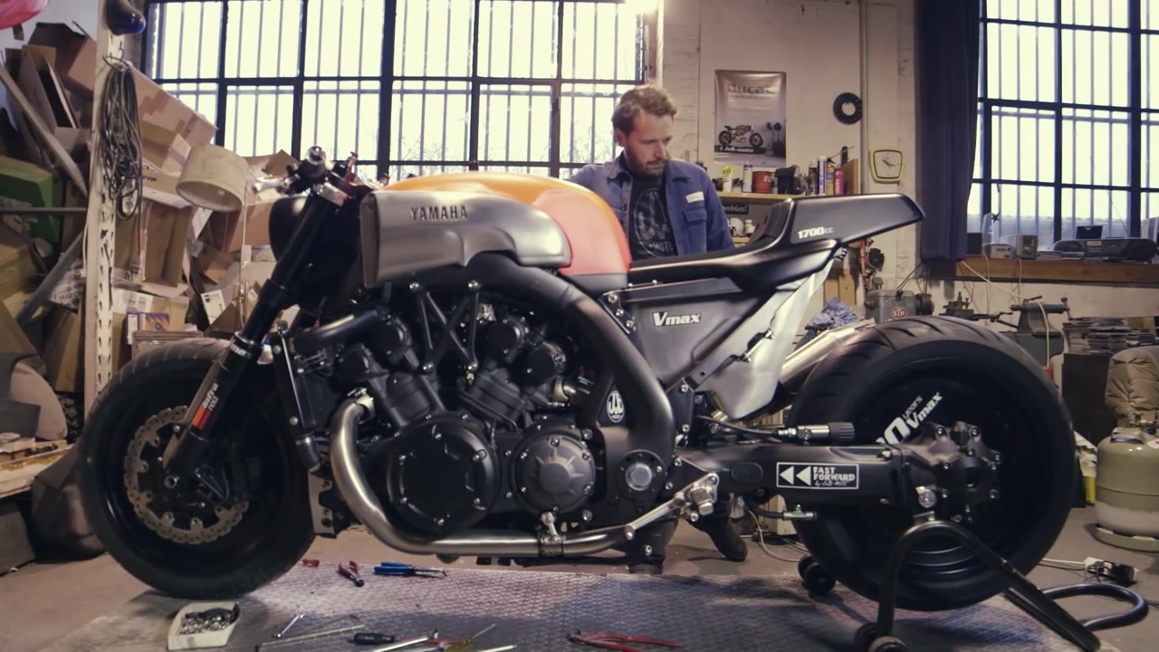 雅马哈大魔鬼vmax1700改装caferacer风格复古摩托车byjvbmoto