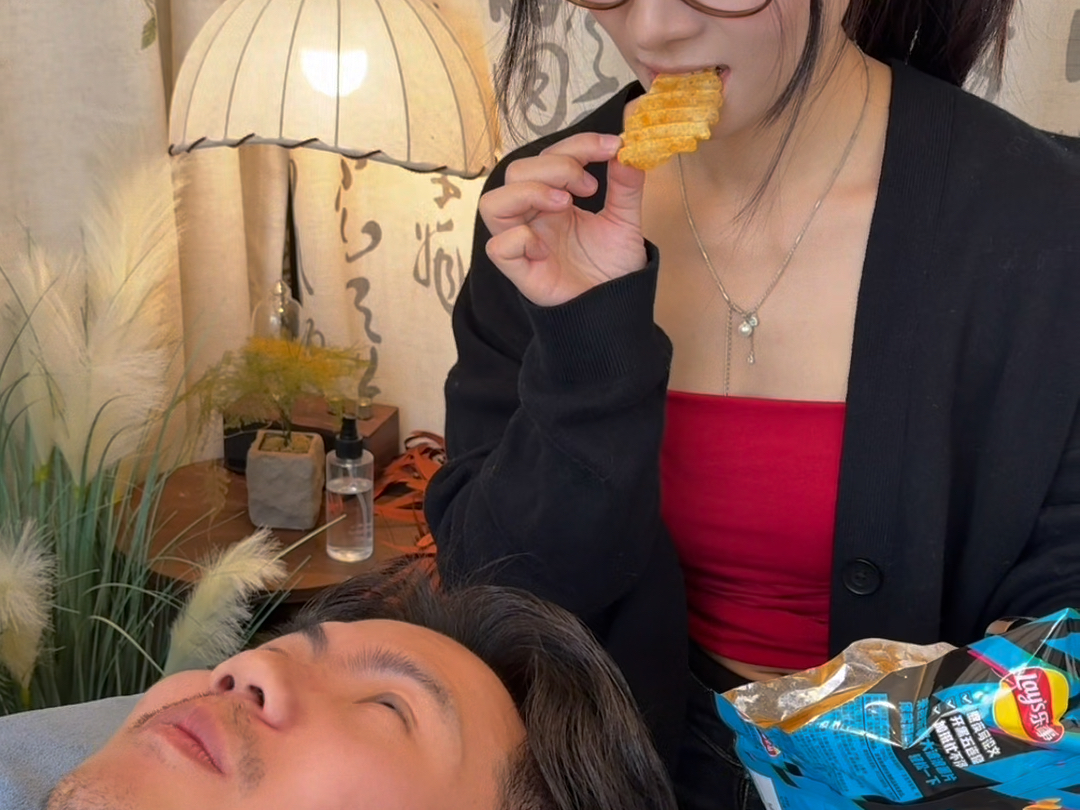 有人说我话多的话，我就打死他，那我长嘴了，不多讲话真的不划算啊我