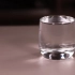 挑战一下满水的杯子里还能放入多少颗回形针，水不会溢出来 #科学挑战 #小实验